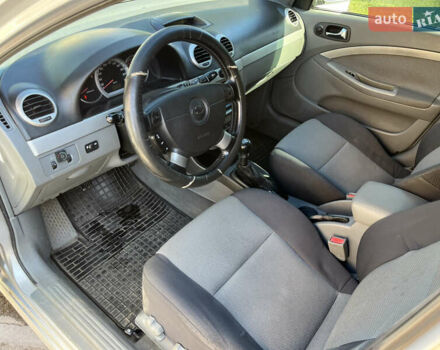 Серый Шевроле Нубира, объемом двигателя 1.8 л и пробегом 281 тыс. км за 3550 $, фото 22 на Automoto.ua