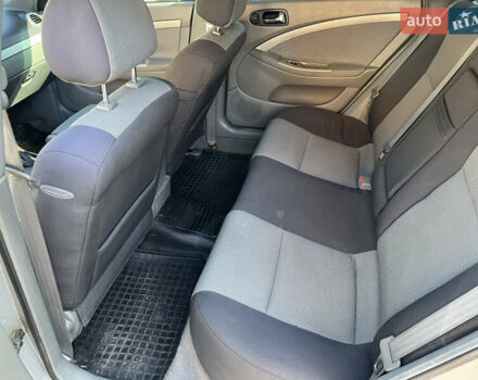 Серый Шевроле Нубира, объемом двигателя 1.8 л и пробегом 281 тыс. км за 3550 $, фото 19 на Automoto.ua