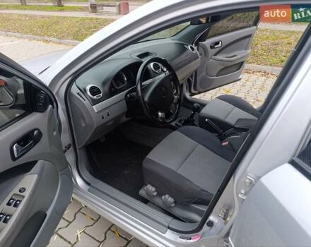 Серый Шевроле Нубира, объемом двигателя 1.8 л и пробегом 250 тыс. км за 3950 $, фото 11 на Automoto.ua