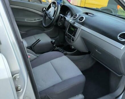 Серый Шевроле Нубира, объемом двигателя 1.8 л и пробегом 282 тыс. км за 4800 $, фото 7 на Automoto.ua