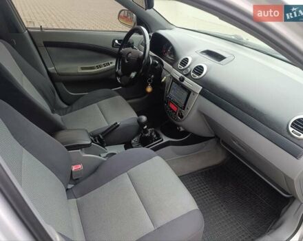 Серый Шевроле Нубира, объемом двигателя 1.8 л и пробегом 250 тыс. км за 3950 $, фото 7 на Automoto.ua