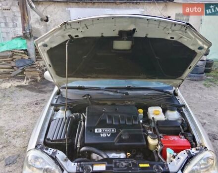 Серый Шевроле Нубира, объемом двигателя 1.6 л и пробегом 289 тыс. км за 3250 $, фото 29 на Automoto.ua