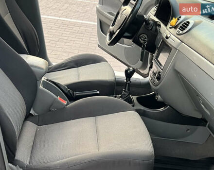 Серый Шевроле Нубира, объемом двигателя 1.8 л и пробегом 303 тыс. км за 3950 $, фото 35 на Automoto.ua