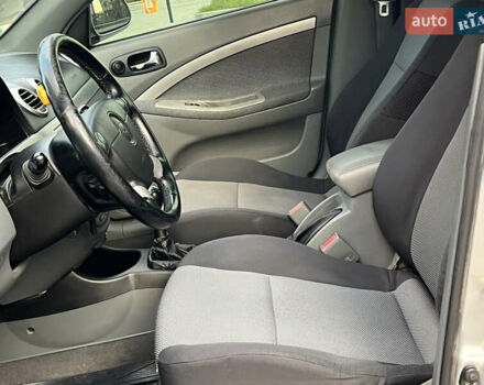 Серый Шевроле Нубира, объемом двигателя 1.8 л и пробегом 303 тыс. км за 3950 $, фото 32 на Automoto.ua