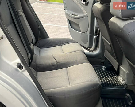 Серый Шевроле Нубира, объемом двигателя 1.8 л и пробегом 303 тыс. км за 3950 $, фото 39 на Automoto.ua