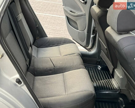 Серый Шевроле Нубира, объемом двигателя 1.8 л и пробегом 303 тыс. км за 3950 $, фото 40 на Automoto.ua