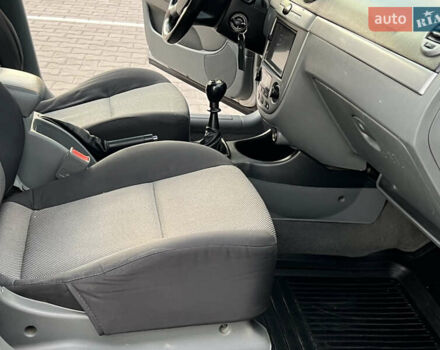 Серый Шевроле Нубира, объемом двигателя 1.8 л и пробегом 303 тыс. км за 3950 $, фото 34 на Automoto.ua