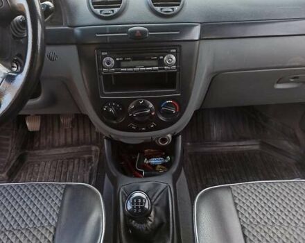 Серый Шевроле Нубира, объемом двигателя 1.6 л и пробегом 290 тыс. км за 4200 $, фото 4 на Automoto.ua