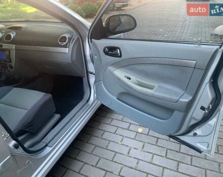 Серый Шевроле Нубира, объемом двигателя 1.99 л и пробегом 277 тыс. км за 3900 $, фото 12 на Automoto.ua