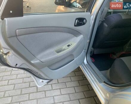 Серый Шевроле Нубира, объемом двигателя 1.99 л и пробегом 277 тыс. км за 3900 $, фото 16 на Automoto.ua