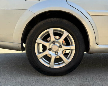 Серый Шевроле Нубира, объемом двигателя 1.6 л и пробегом 264 тыс. км за 4500 $, фото 5 на Automoto.ua