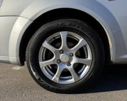 Серый Шевроле Нубира, объемом двигателя 1.6 л и пробегом 264 тыс. км за 4500 $, фото 7 на Automoto.ua