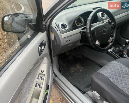 Серый Шевроле Нубира, объемом двигателя 1.6 л и пробегом 198 тыс. км за 5600 $, фото 10 на Automoto.ua