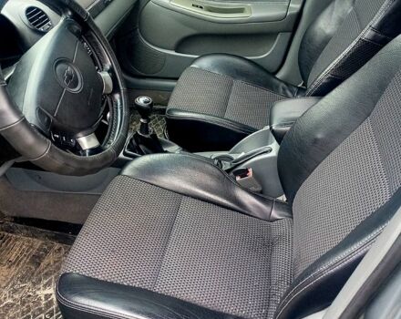 Серый Шевроле Нубира, объемом двигателя 1.6 л и пробегом 230 тыс. км за 5100 $, фото 1 на Automoto.ua