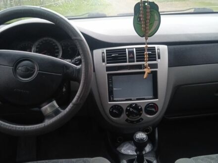 Шевроле Нубіра 2004 у Тячеве на Automoto.ua Зелений Шевроле Нубіра, об'ємом двигуна 1.6 л та пробігом 370 тис. км за 2700 $, фото 1 на Automoto.ua