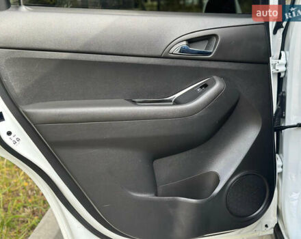 Белый Шевроле Орландо, объемом двигателя 2 л и пробегом 219 тыс. км за 9600 $, фото 22 на Automoto.ua