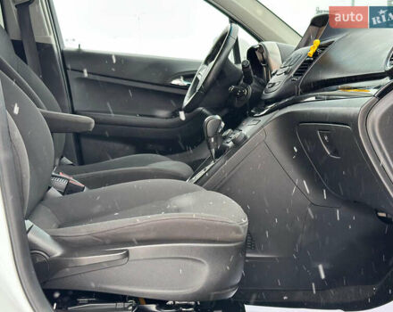 Білий Шевроле Орландо, об'ємом двигуна 0 л та пробігом 219 тис. км за 9400 $, фото 27 на Automoto.ua