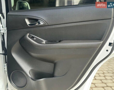 Белый Шевроле Орландо, объемом двигателя 2 л и пробегом 219 тыс. км за 9600 $, фото 26 на Automoto.ua