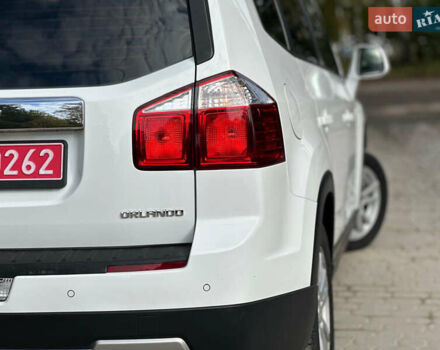 Белый Шевроле Орландо, объемом двигателя 2 л и пробегом 219 тыс. км за 9600 $, фото 8 на Automoto.ua