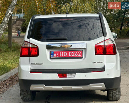 Белый Шевроле Орландо, объемом двигателя 2 л и пробегом 219 тыс. км за 9600 $, фото 3 на Automoto.ua