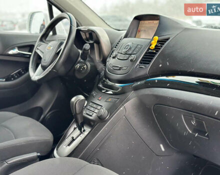 Білий Шевроле Орландо, об'ємом двигуна 0 л та пробігом 219 тис. км за 9400 $, фото 28 на Automoto.ua