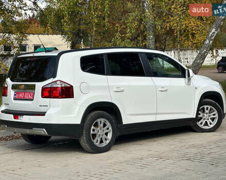 Белый Шевроле Орландо, объемом двигателя 2 л и пробегом 219 тыс. км за 9600 $, фото 4 на Automoto.ua