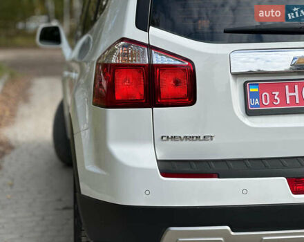 Белый Шевроле Орландо, объемом двигателя 2 л и пробегом 219 тыс. км за 9600 $, фото 9 на Automoto.ua