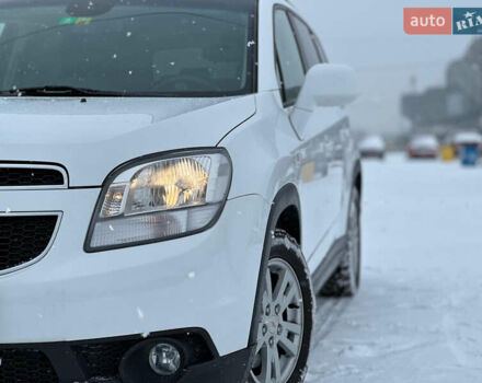 Білий Шевроле Орландо, об'ємом двигуна 0 л та пробігом 219 тис. км за 9400 $, фото 3 на Automoto.ua