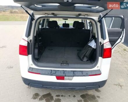 Белый Шевроле Орландо, объемом двигателя 1.8 л и пробегом 262 тыс. км за 7260 $, фото 1 на Automoto.ua