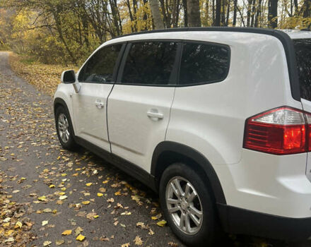 Белый Шевроле Орландо, объемом двигателя 1.8 л и пробегом 280 тыс. км за 7800 $, фото 2 на Automoto.ua