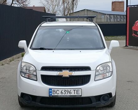 Белый Шевроле Орландо, объемом двигателя 2 л и пробегом 262 тыс. км за 7500 $, фото 2 на Automoto.ua