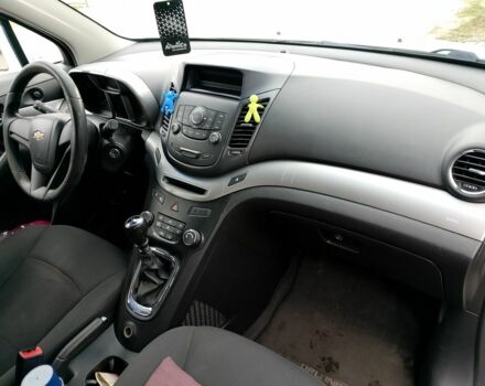 Белый Шевроле Орландо, объемом двигателя 2 л и пробегом 262 тыс. км за 7500 $, фото 6 на Automoto.ua