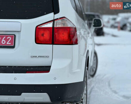 Білий Шевроле Орландо, об'ємом двигуна 0 л та пробігом 219 тис. км за 9400 $, фото 8 на Automoto.ua