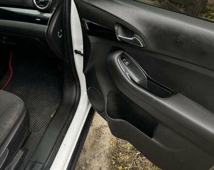 Белый Шевроле Орландо, объемом двигателя 1.8 л и пробегом 280 тыс. км за 7800 $, фото 11 на Automoto.ua