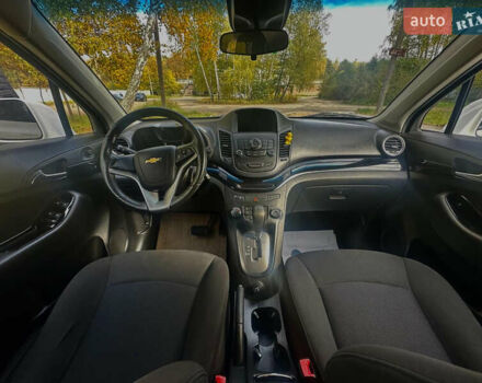 Белый Шевроле Орландо, объемом двигателя 2 л и пробегом 219 тыс. км за 9600 $, фото 17 на Automoto.ua