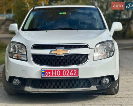Белый Шевроле Орландо, объемом двигателя 2 л и пробегом 219 тыс. км за 9600 $, фото 1 на Automoto.ua