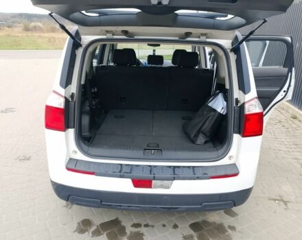 Белый Шевроле Орландо, объемом двигателя 2 л и пробегом 262 тыс. км за 7500 $, фото 5 на Automoto.ua