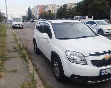 Белый Шевроле Орландо, объемом двигателя 1.8 л и пробегом 300 тыс. км за 7300 $, фото 2 на Automoto.ua