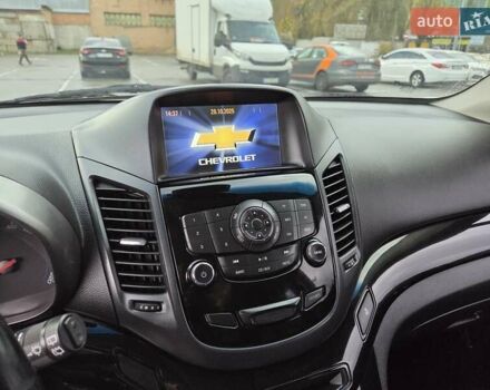 Білий Шевроле Орландо, об'ємом двигуна 2 л та пробігом 120 тис. км за 8800 $, фото 15 на Automoto.ua