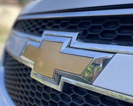 Білий Шевроле Орландо, об'ємом двигуна 2 л та пробігом 190 тис. км за 8200 $, фото 23 на Automoto.ua