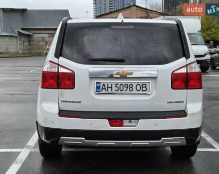 Білий Шевроле Орландо, об'ємом двигуна 2 л та пробігом 120 тис. км за 8800 $, фото 5 на Automoto.ua