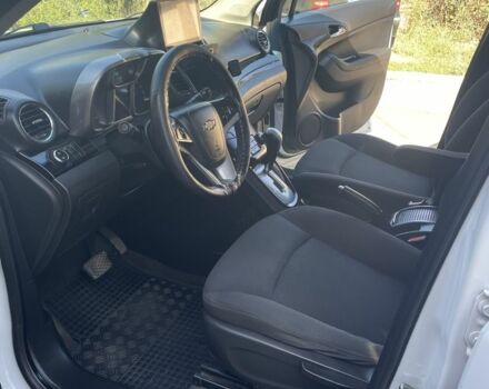 Білий Шевроле Орландо, об'ємом двигуна 2 л та пробігом 190 тис. км за 8200 $, фото 6 на Automoto.ua