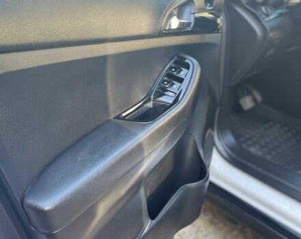 Білий Шевроле Орландо, об'ємом двигуна 2 л та пробігом 190 тис. км за 8200 $, фото 15 на Automoto.ua