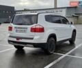 Білий Шевроле Орландо, об'ємом двигуна 2 л та пробігом 120 тис. км за 8800 $, фото 6 на Automoto.ua
