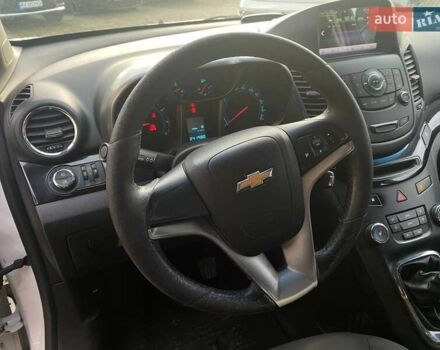 Білий Шевроле Орландо, об'ємом двигуна 1.8 л та пробігом 241 тис. км за 7900 $, фото 9 на Automoto.ua