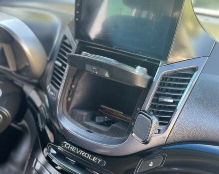 Білий Шевроле Орландо, об'ємом двигуна 2 л та пробігом 190 тис. км за 8200 $, фото 13 на Automoto.ua