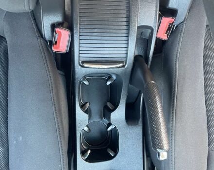 Білий Шевроле Орландо, об'ємом двигуна 2 л та пробігом 190 тис. км за 8200 $, фото 14 на Automoto.ua