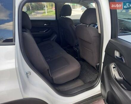 Белый Шевроле Орландо, объемом двигателя 2 л и пробегом 161 тыс. км за 9500 $, фото 6 на Automoto.ua