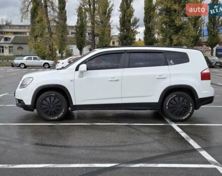Білий Шевроле Орландо, об'ємом двигуна 2 л та пробігом 120 тис. км за 8800 $, фото 3 на Automoto.ua