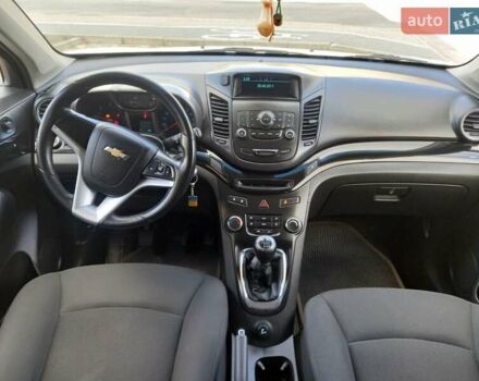 Белый Шевроле Орландо, объемом двигателя 2 л и пробегом 161 тыс. км за 9500 $, фото 3 на Automoto.ua